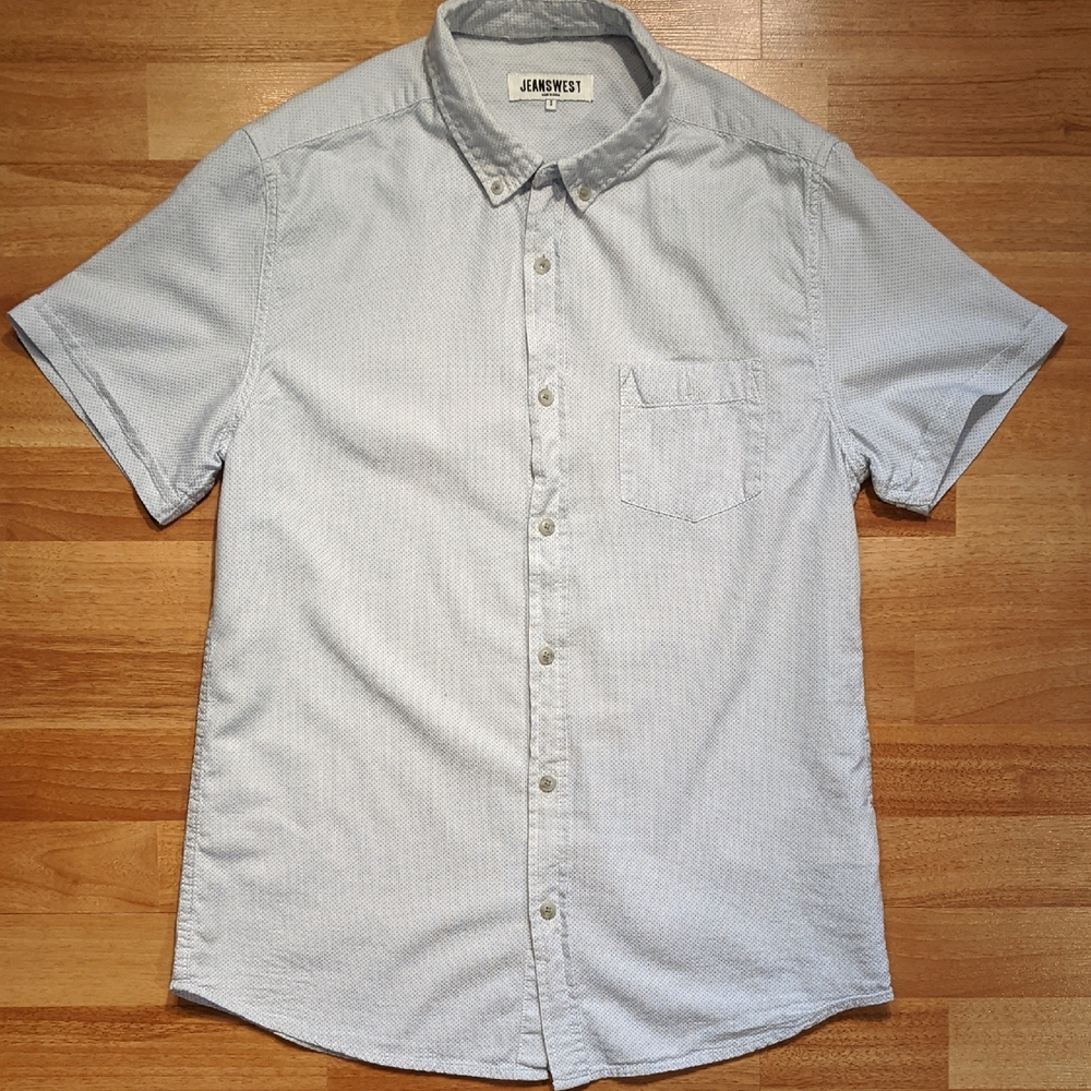 Blue and White Casual Button Down Shirt with Short Sleeves